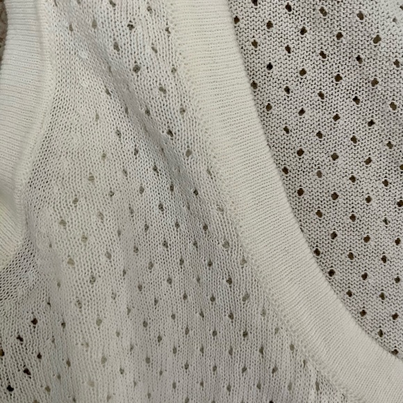 Burberry cream lightweight cotton blend sleeveless top with perforated design - Picture 3 of 12